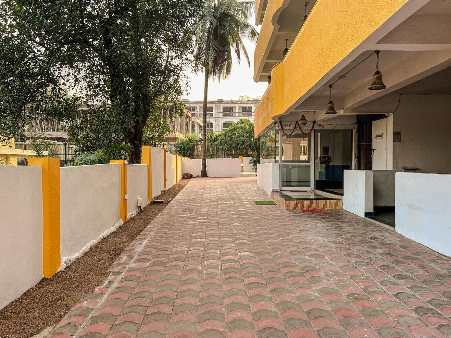 מלון אנג'ונה La Costa Residency מראה חיצוני תמונה