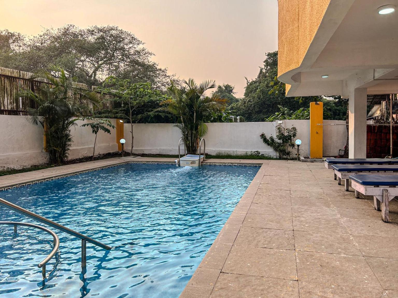 מלון אנג'ונה La Costa Residency מראה חיצוני תמונה
