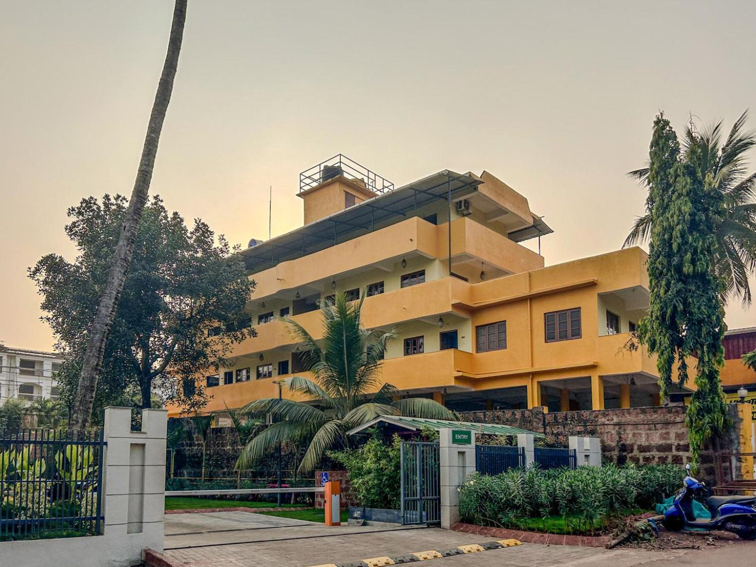 מלון אנג'ונה La Costa Residency מראה חיצוני תמונה