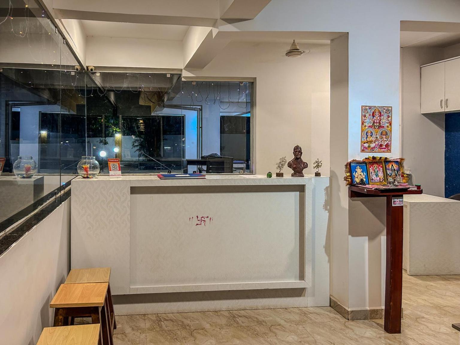 מלון אנג'ונה La Costa Residency מראה חיצוני תמונה
