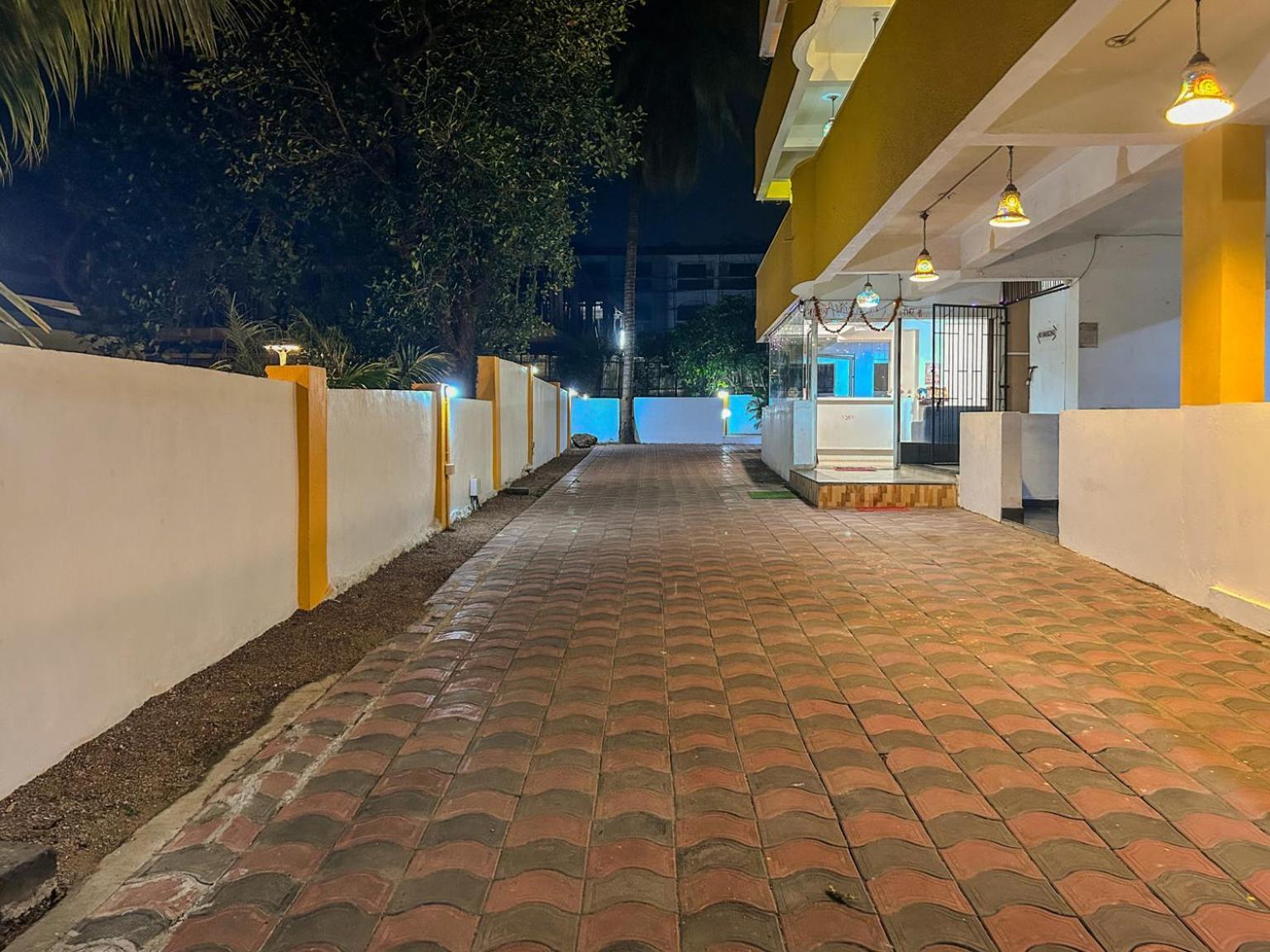 מלון אנג'ונה La Costa Residency מראה חיצוני תמונה