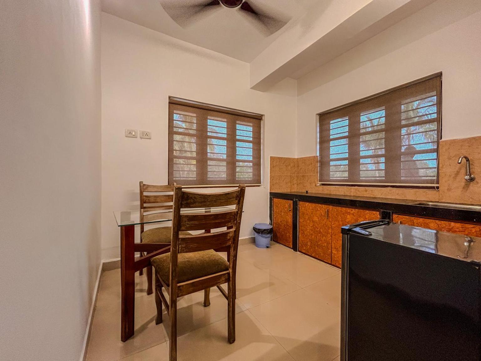 מלון אנג'ונה La Costa Residency מראה חיצוני תמונה