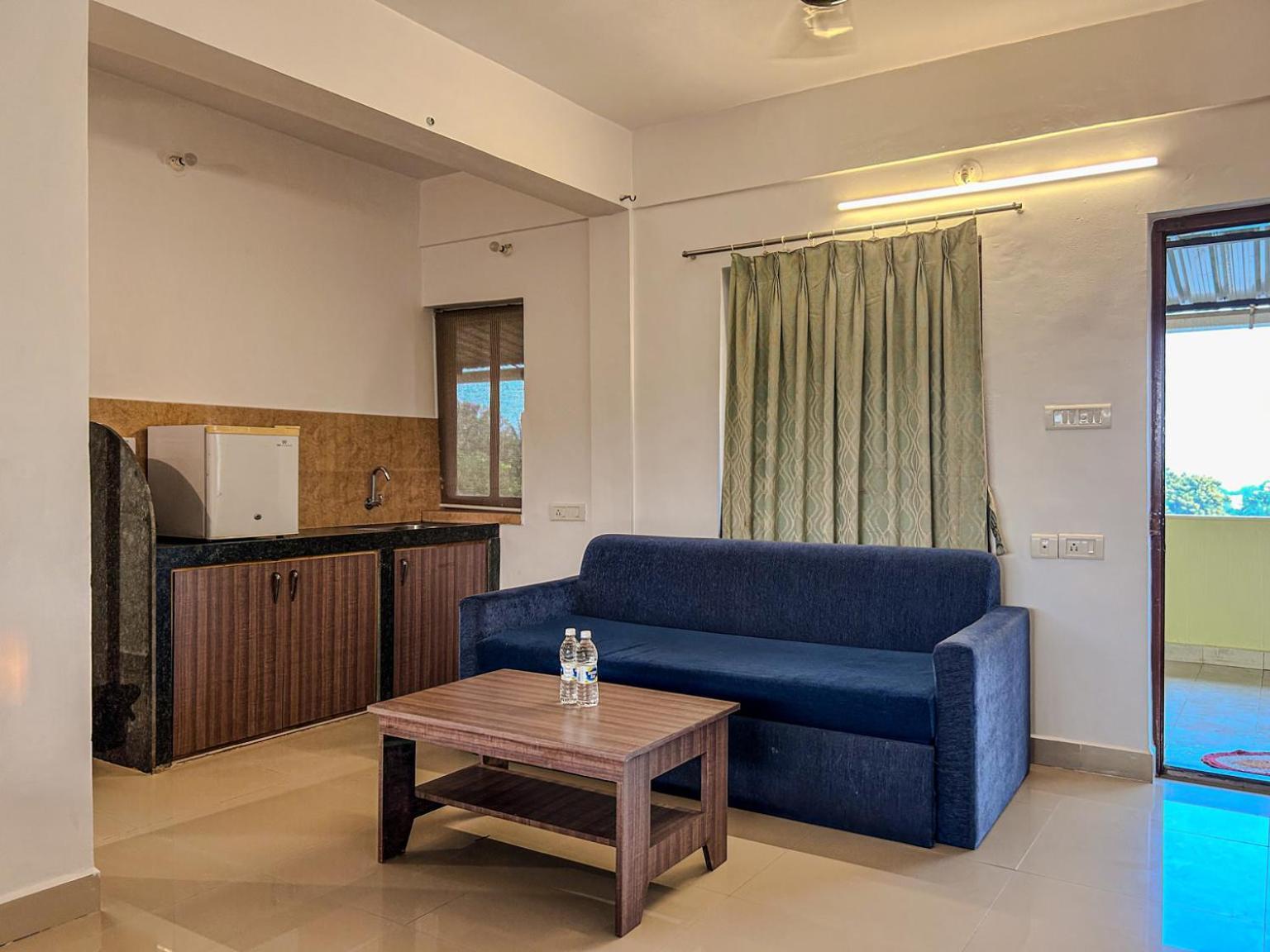 מלון אנג'ונה La Costa Residency מראה חיצוני תמונה