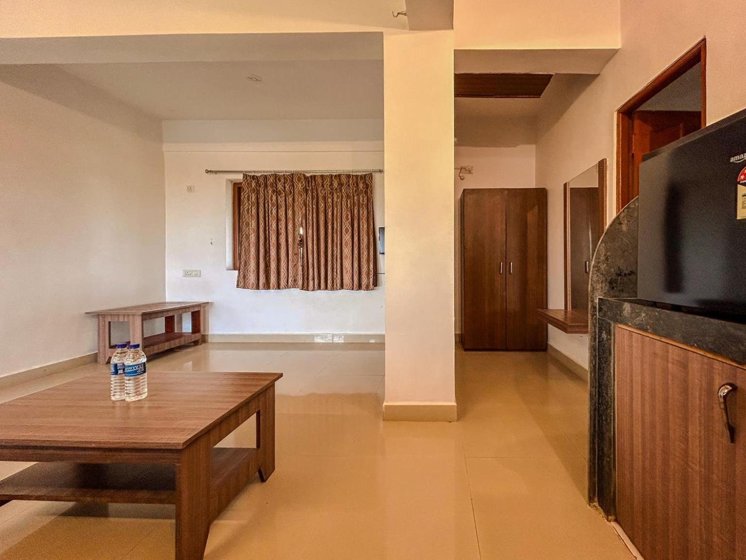 מלון אנג'ונה La Costa Residency מראה חיצוני תמונה