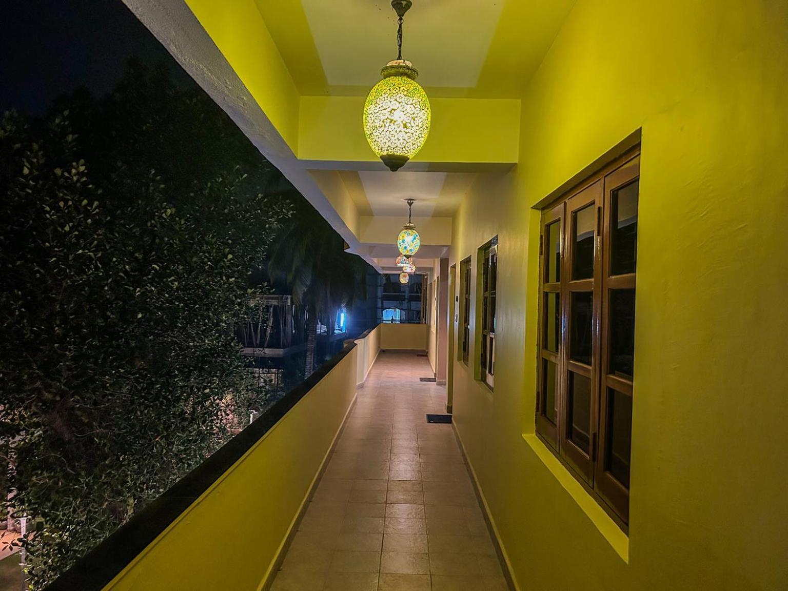 מלון אנג'ונה La Costa Residency מראה חיצוני תמונה
